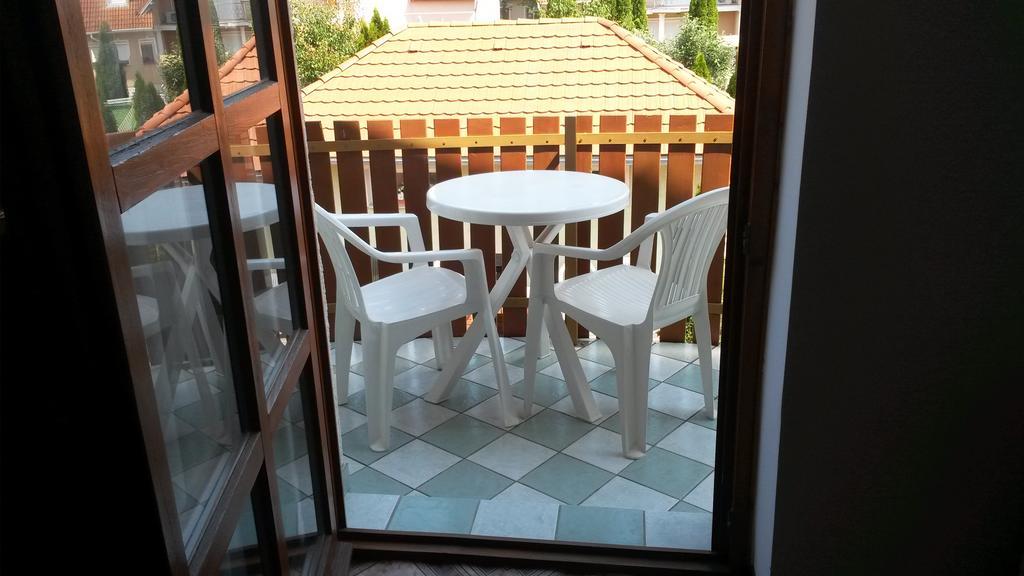 Gitta Apartman Buk Exterior foto