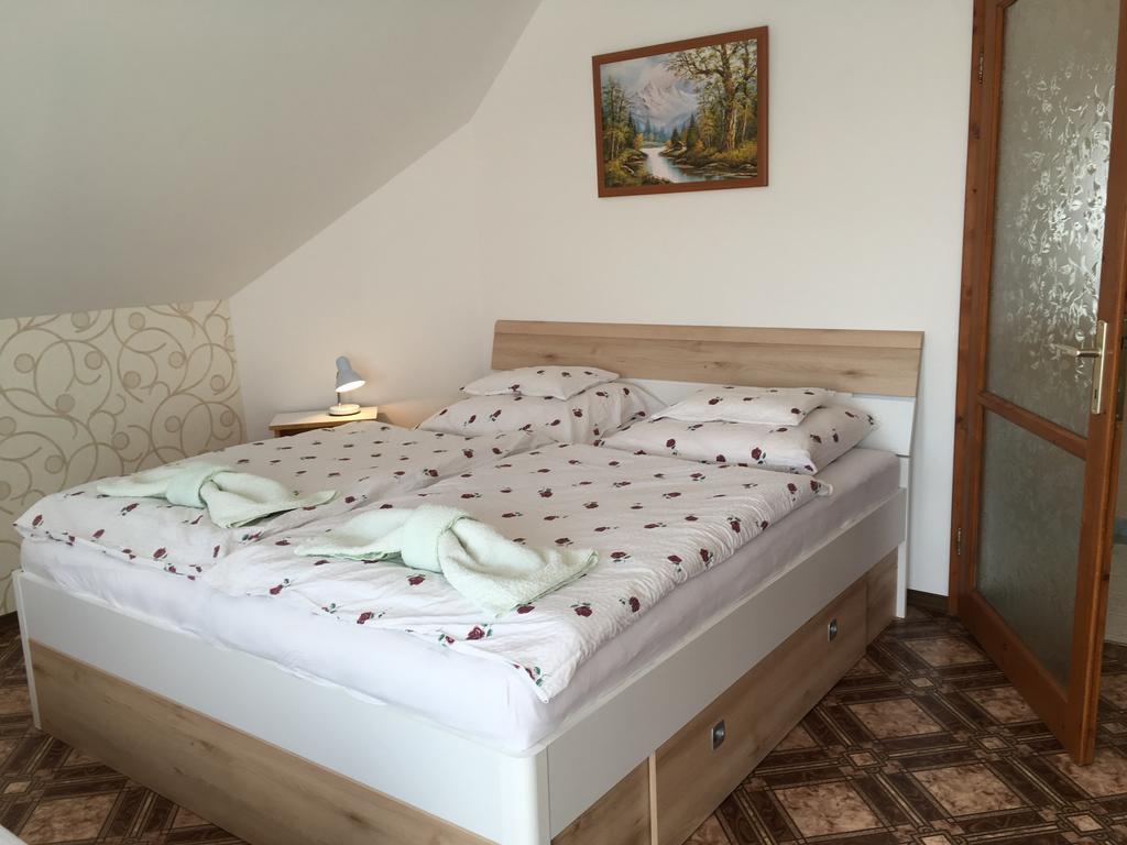 Gitta Apartman Buk Exterior foto
