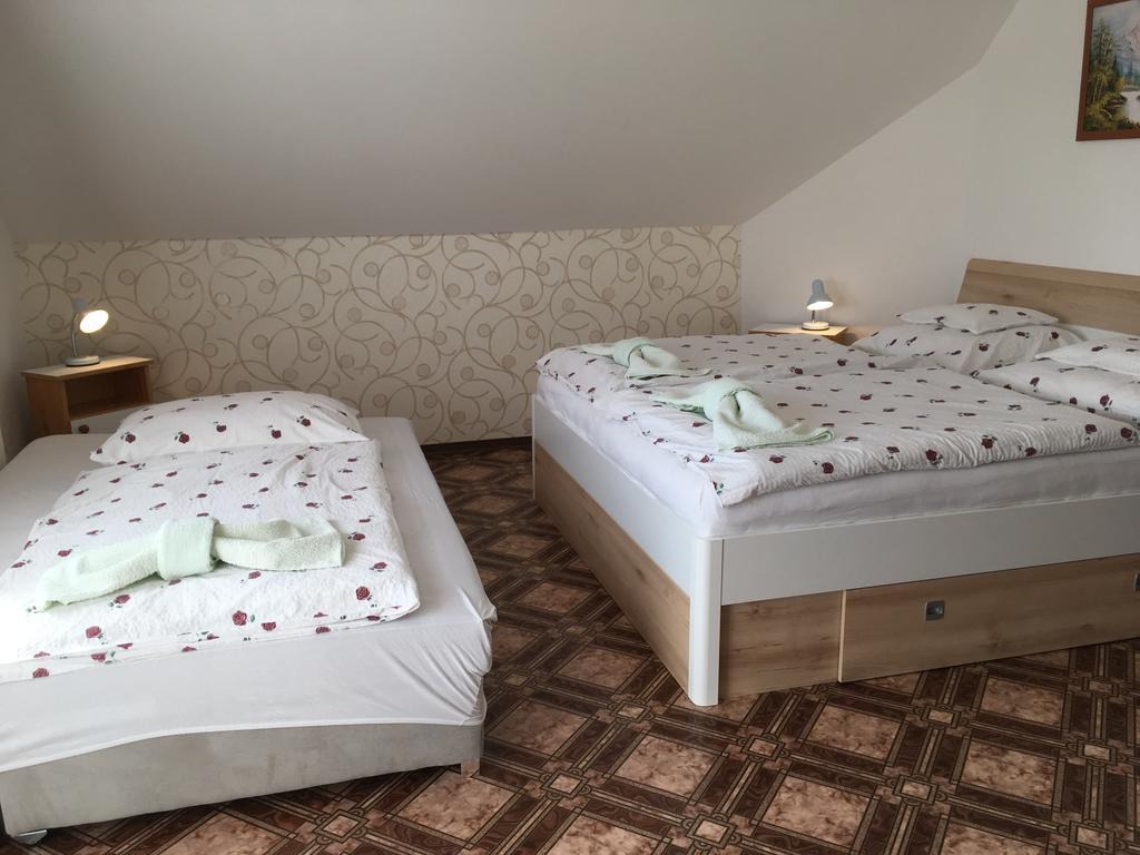 Gitta Apartman Buk Exterior foto