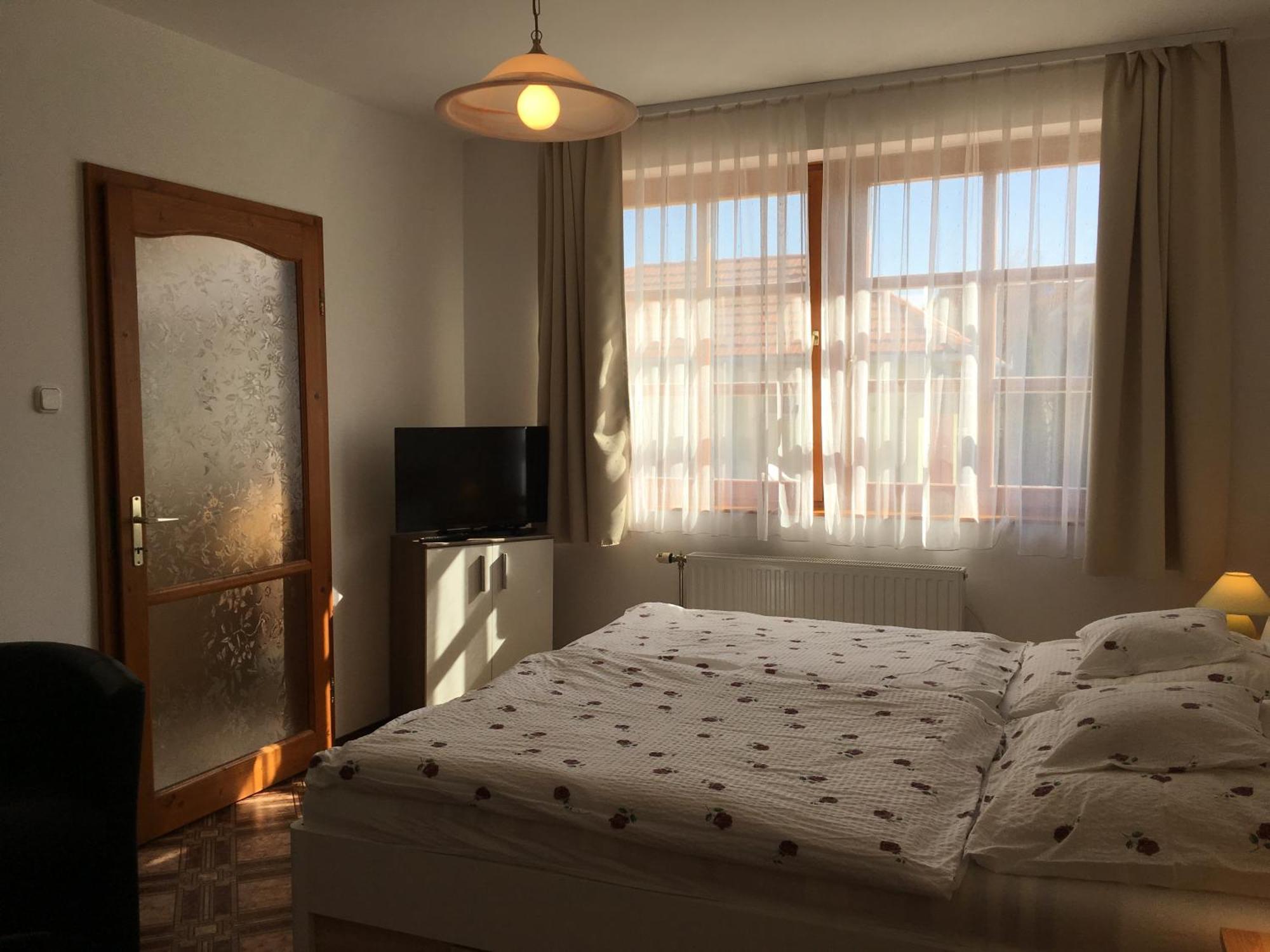 Gitta Apartman Buk Exterior foto